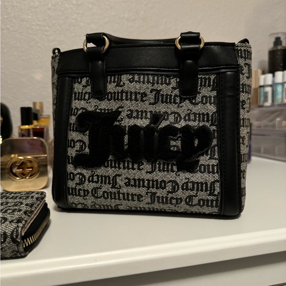 Juicy couture purse & matching wallet - Picture 1 of 4
